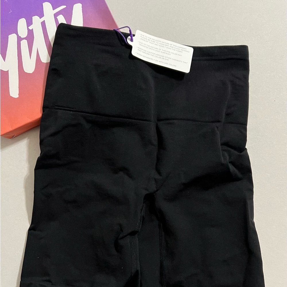 Nearly Naked Seamless Shaping High Waist Short Black Size M/L Yitty by Lizzo